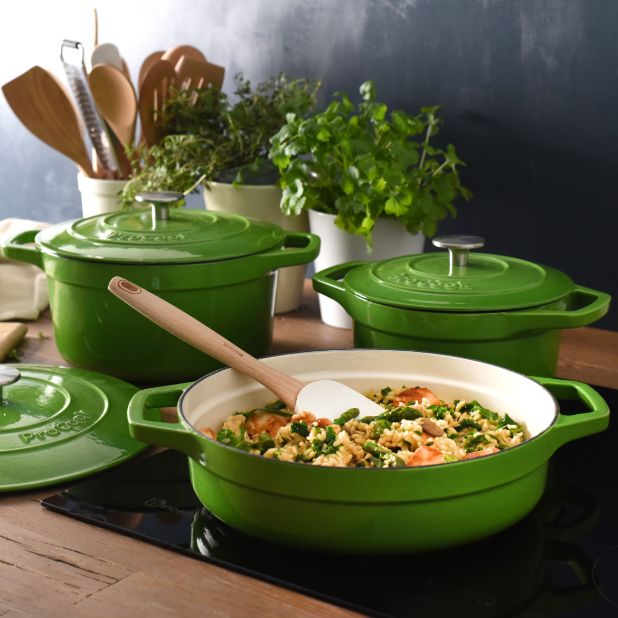 Cast Iron Pans, Casserole Dishes and Skillets